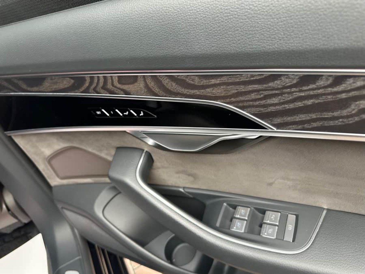 奧迪 奧迪A8  2022款 A8L 50 TFSI quattro 豪華型典藏版圖片