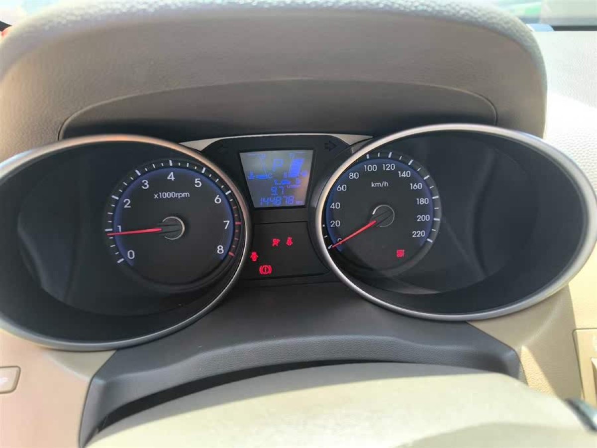 現(xiàn)代 ix35  2013款 2.0L 自動兩驅(qū)智能型GLS 國IV圖片