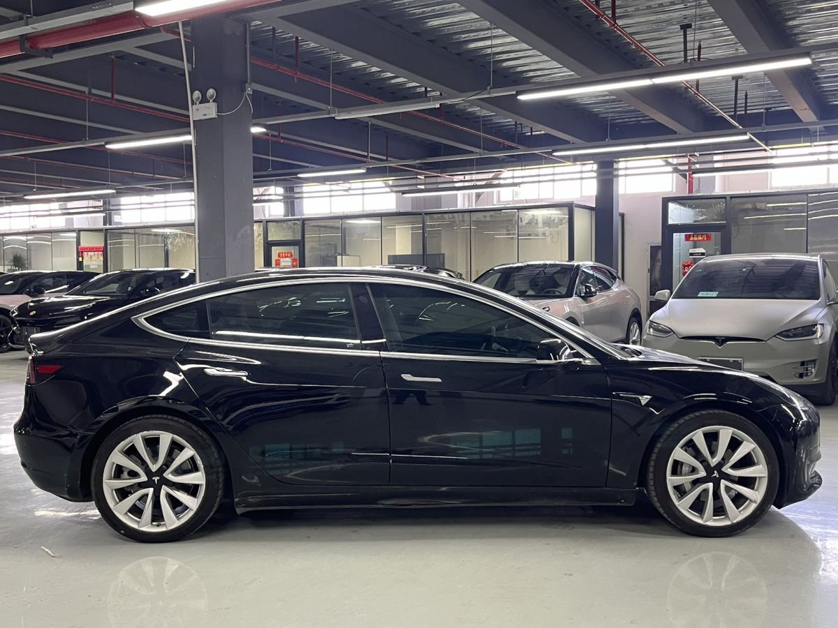 特斯拉 Model 3  2019款 標準續(xù)航后驅(qū)升級版圖片