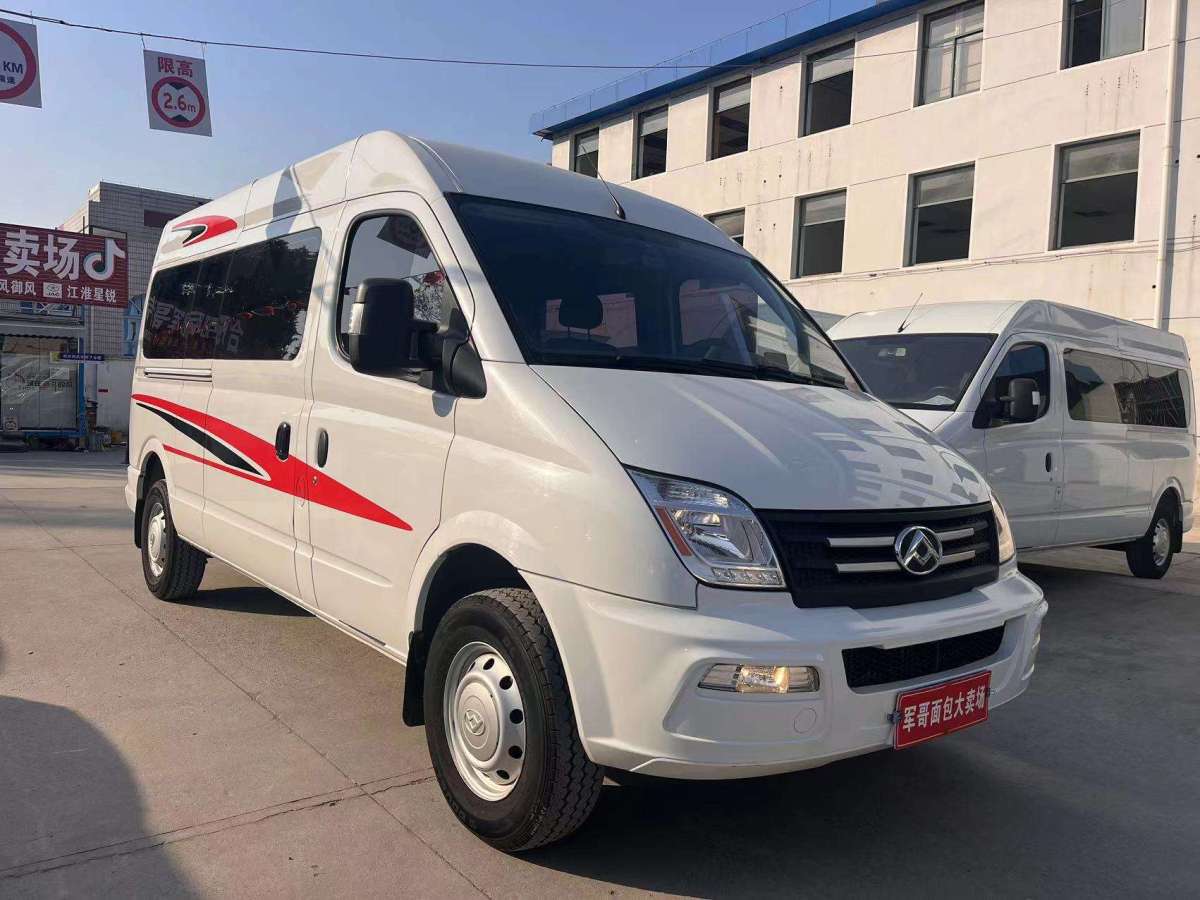 上汽大通 V80  2023款 2.0T AMT經(jīng)典傲運(yùn)通動(dòng)力版長(zhǎng)軸中頂6/7/8/9座圖片