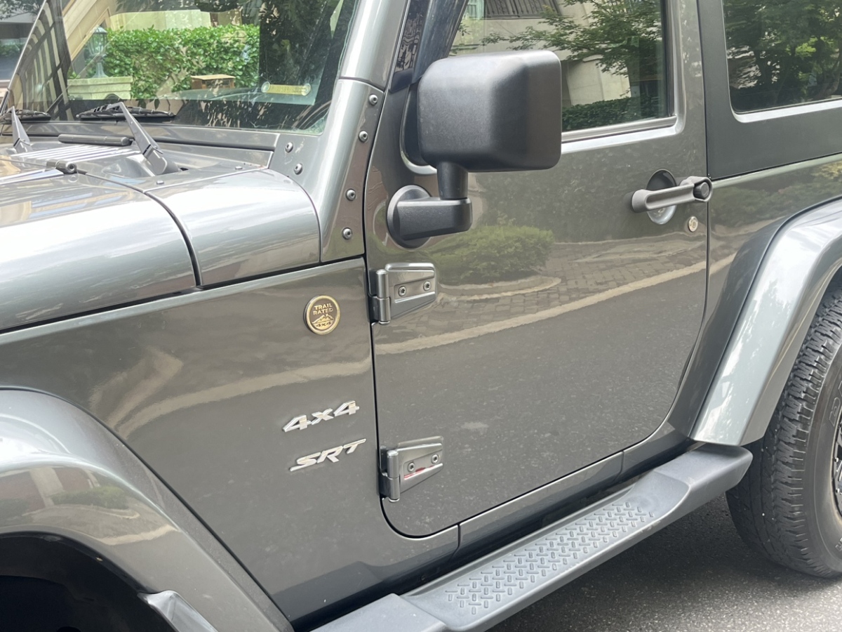 Jeep 牧馬人  2011款 3.8L Sahara 兩門版圖片