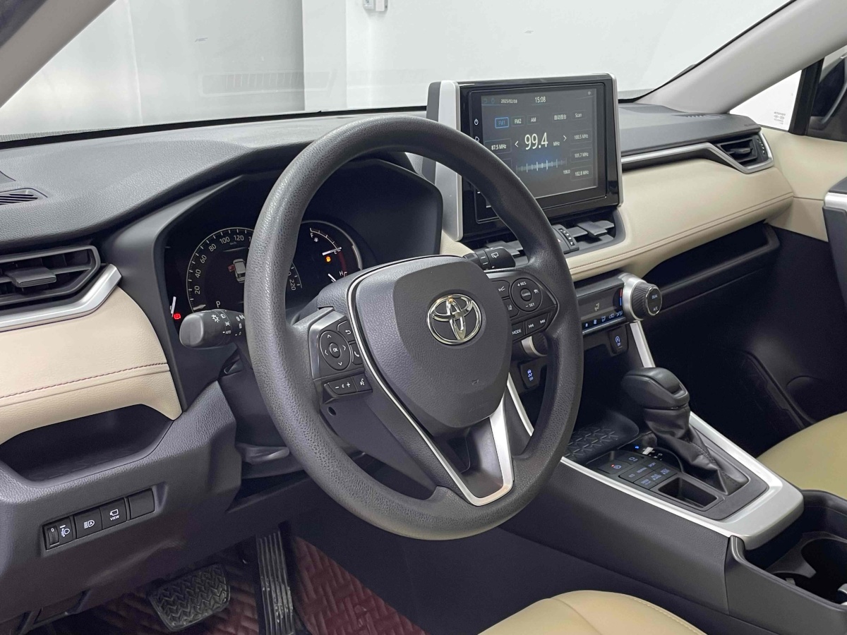 豐田 RAV4  2018款 榮放 2.0L CVT兩驅(qū)風(fēng)尚版圖片