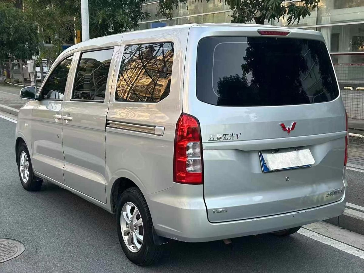 五菱 五菱宏光V  2020款 1.2L勁享版國(guó)VI LSI圖片