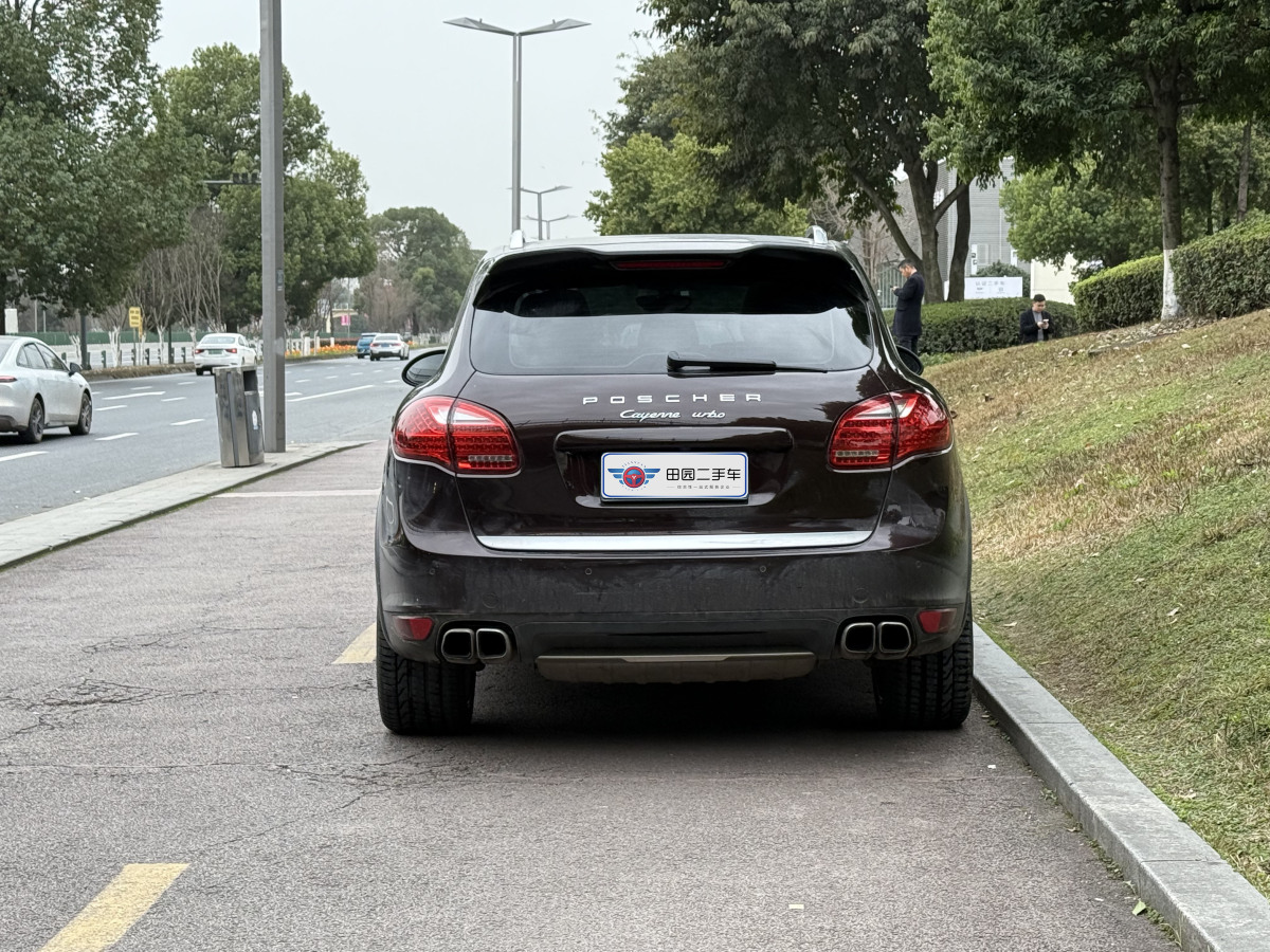 2013年10月保時(shí)捷 Cayenne  2011款 Cayenne 3.0T