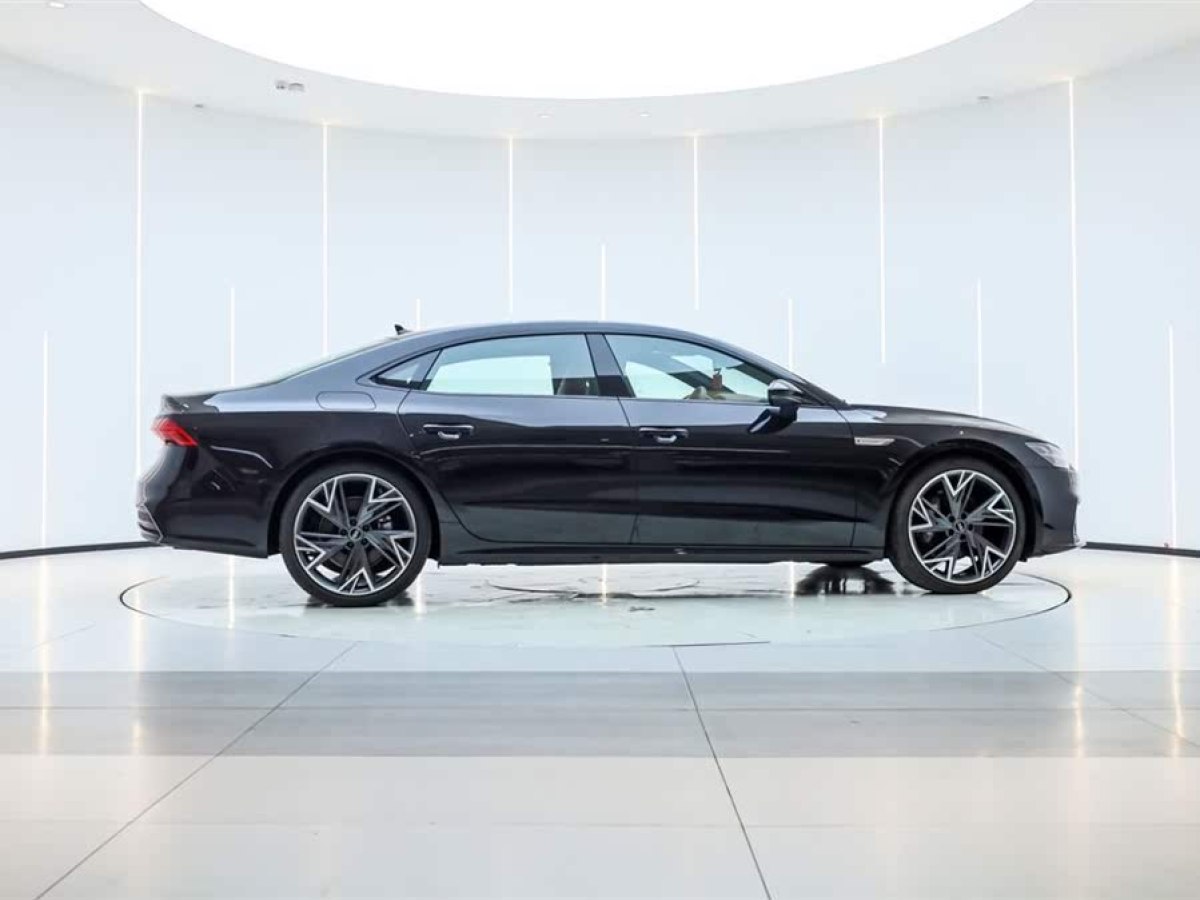 奧迪 奧迪A7L  2023款 45 TFSI quattro S-line 黑武士版圖片