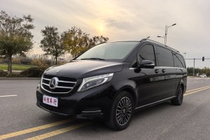 V级 奔驰 V 260 L 尊贵加长版 国VI