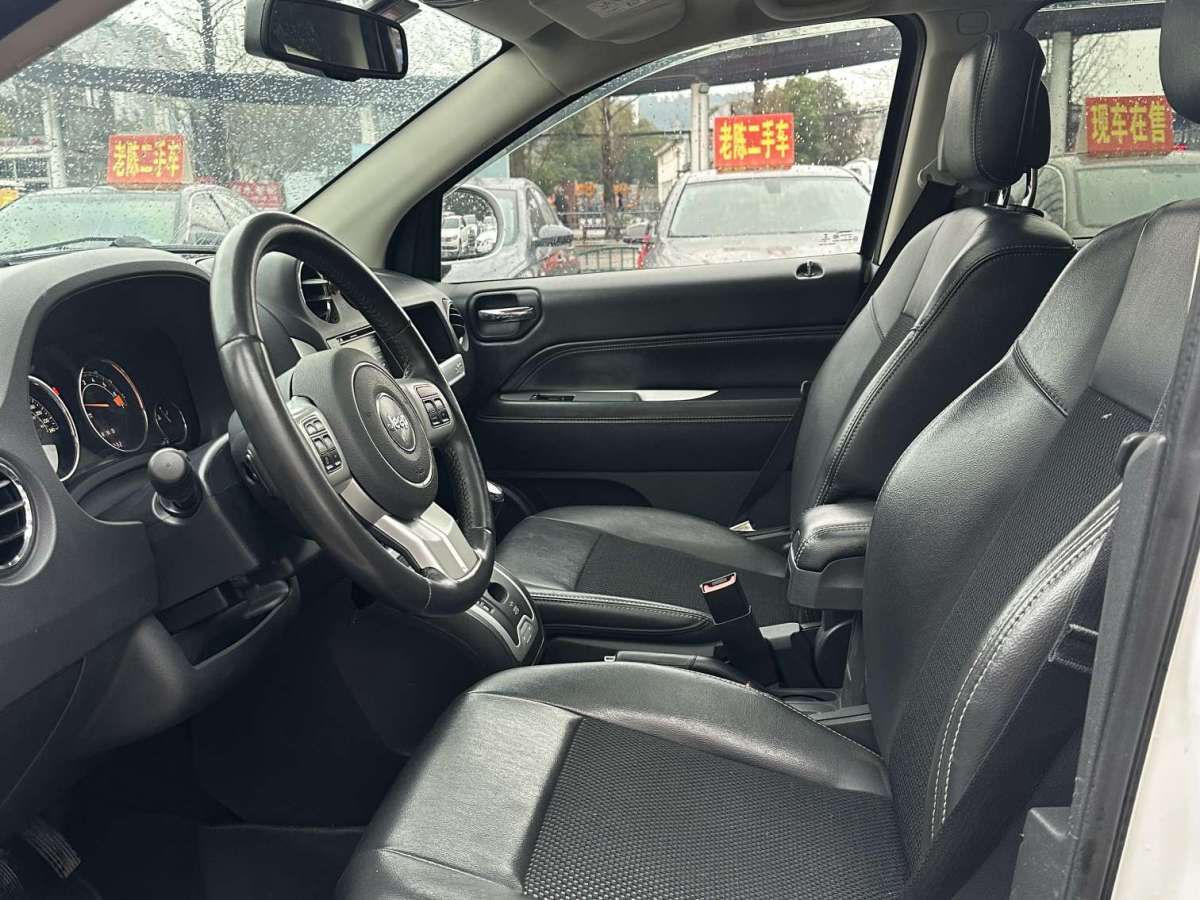 Jeep 指南者  2014款 2.4L 四驅(qū)運(yùn)動(dòng)版圖片