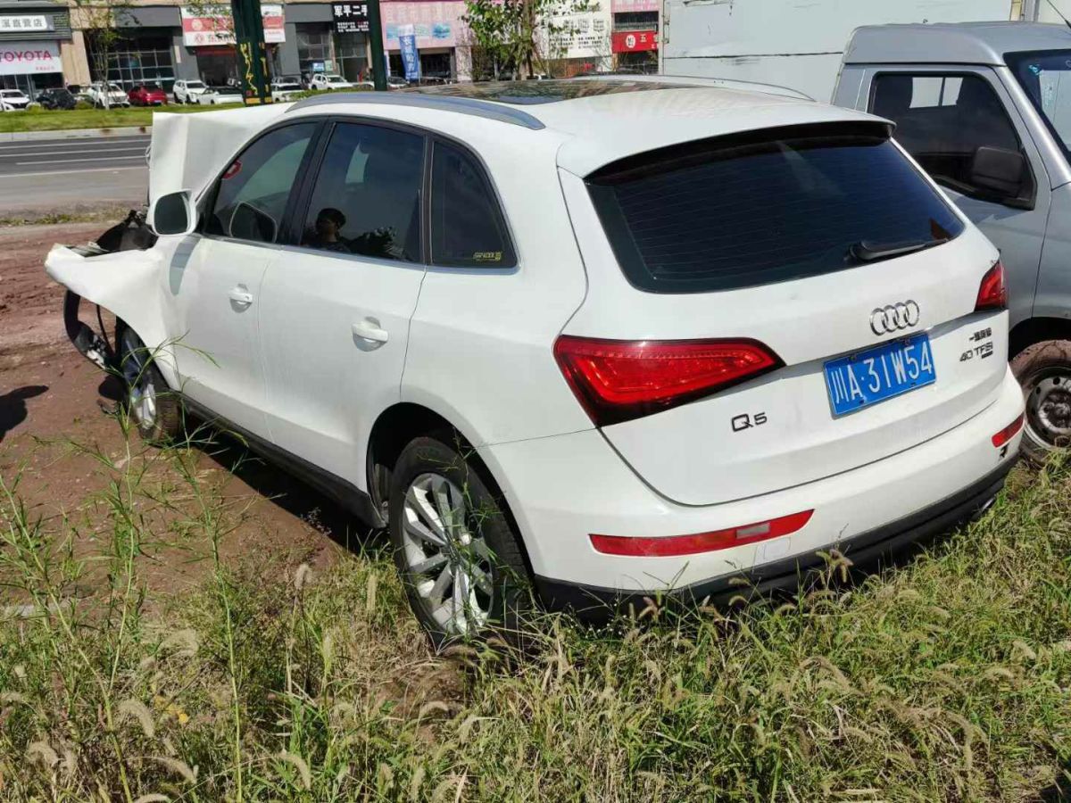 2013年3月奧迪 奧迪Q5  2013款 Q5 3.0TFSI 45TFSI Quattro 運(yùn)動型