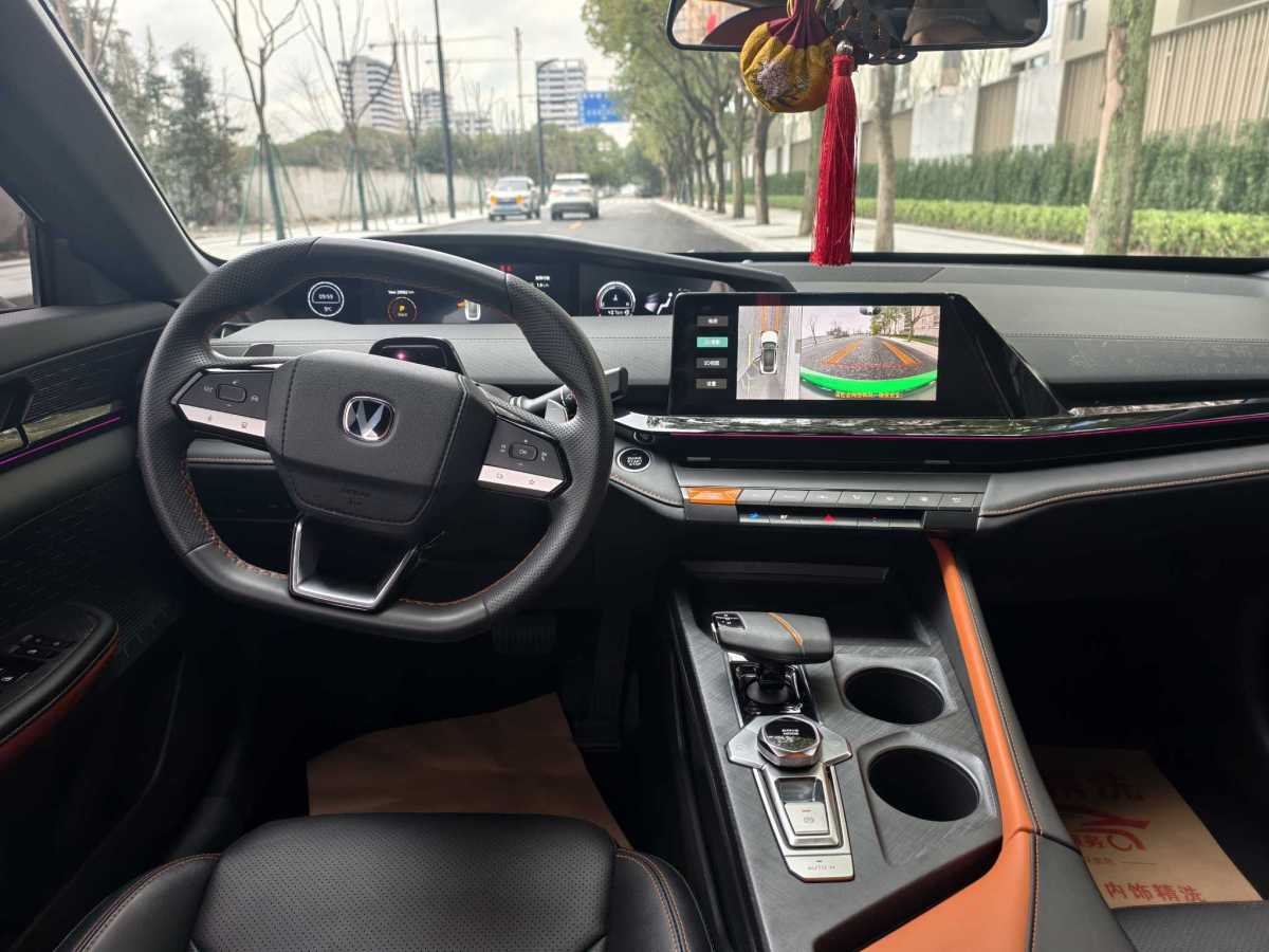 長(zhǎng)安 長(zhǎng)安UNI-V  2022款 1.5T 尊貴型圖片