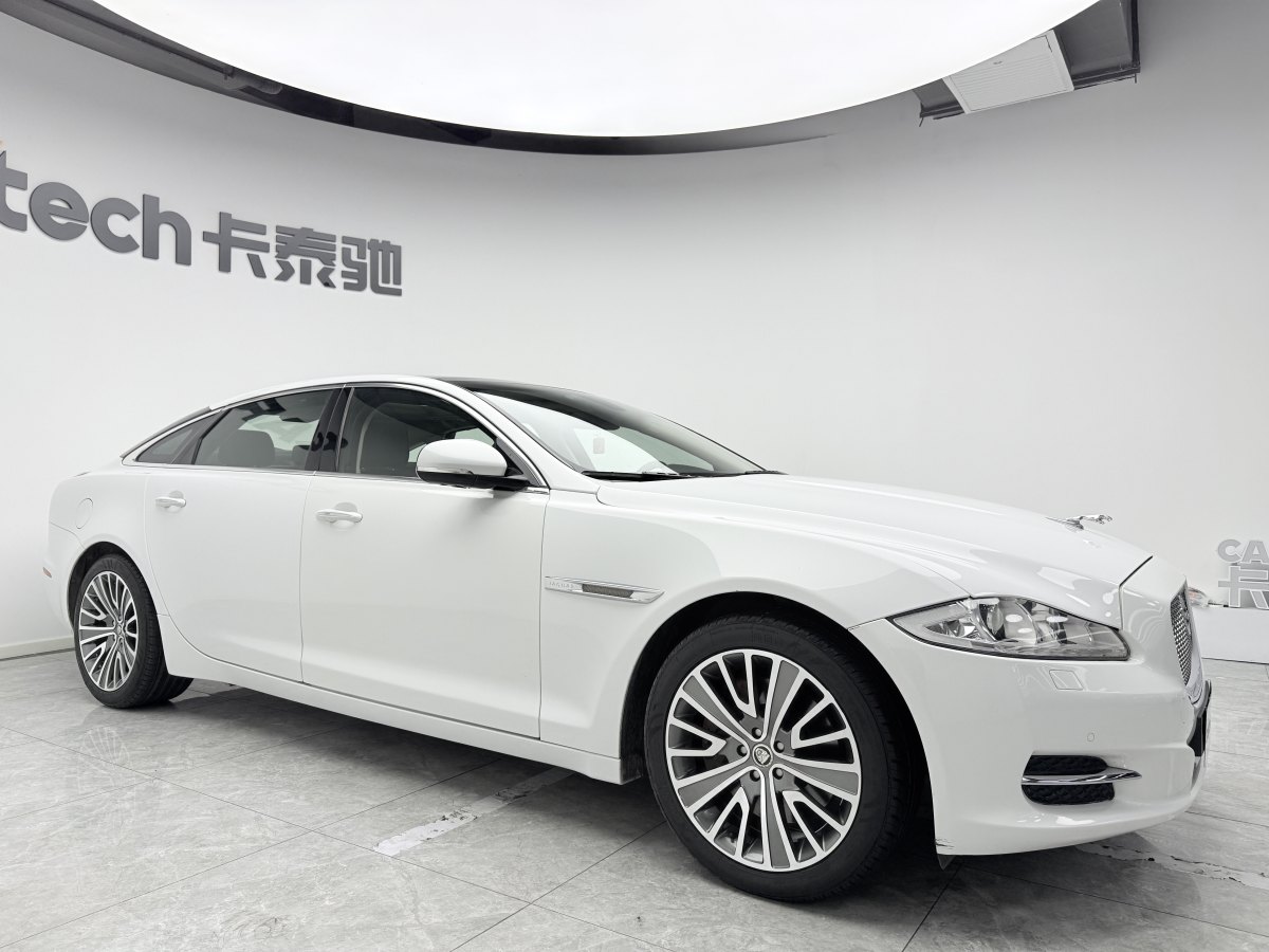 捷豹 XJ  2012款 XJL 3.0 全景商務(wù)版圖片