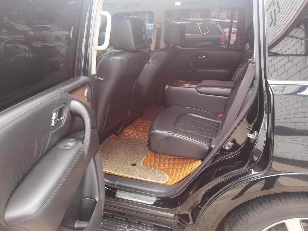 2015年1月英菲尼迪 QX80  2013款 5.6L 4WD