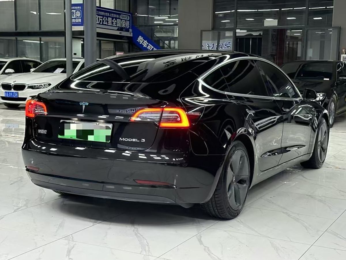 特斯拉 Model 3  2020款 改款 標(biāo)準(zhǔn)續(xù)航后驅(qū)升級(jí)版圖片