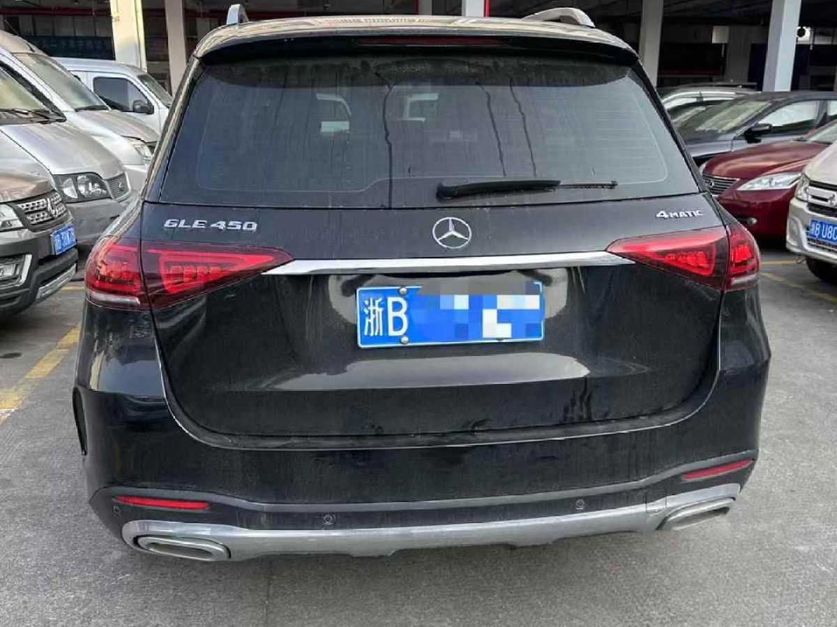 奔馳 奔馳A級  2019款  A 220 L 4MATIC 運動轎車圖片