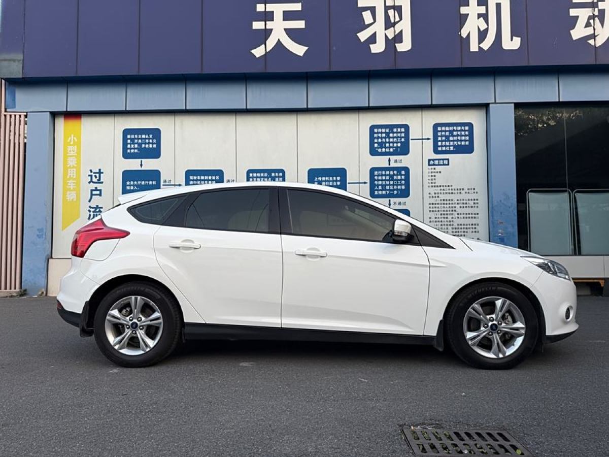 福特 ?？怂? 2012款 兩廂 1.6L 自動(dòng)風(fēng)尚型圖片