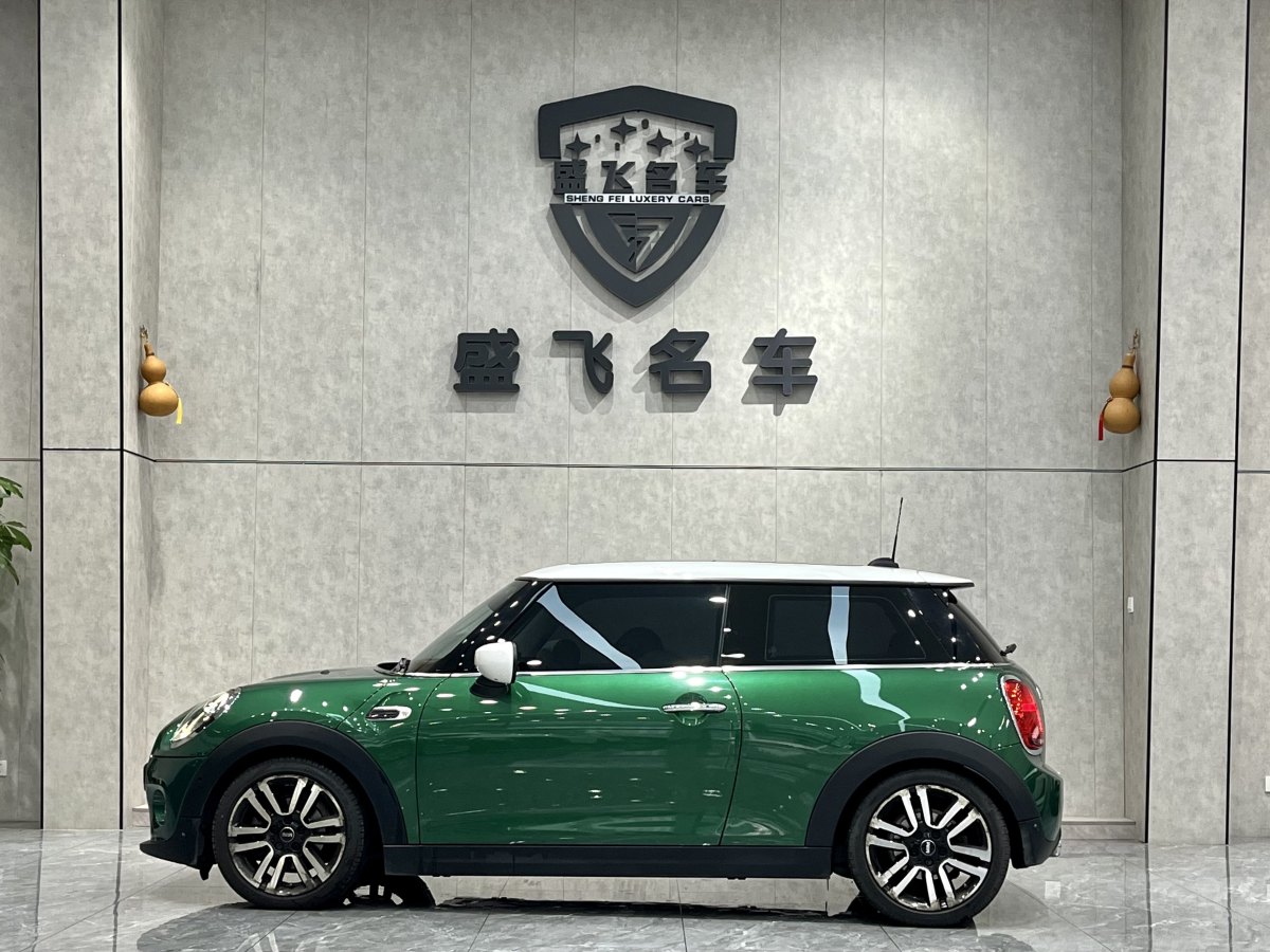 2020年7月MINI COUNTRYMAN  2018款 1.5T COOPER 藝術(shù)家