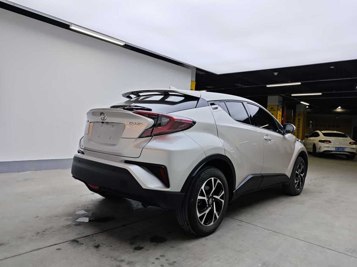 豐田 C-HR  2020款 2.0L 豪華版圖片