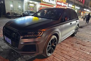 奧迪Q7 奧迪 55 TFSI quattro S line運(yùn)動(dòng)型