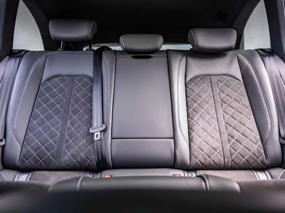 奧迪 奧迪S3  2021款 S3 Limousine edition one 歐洲版圖片