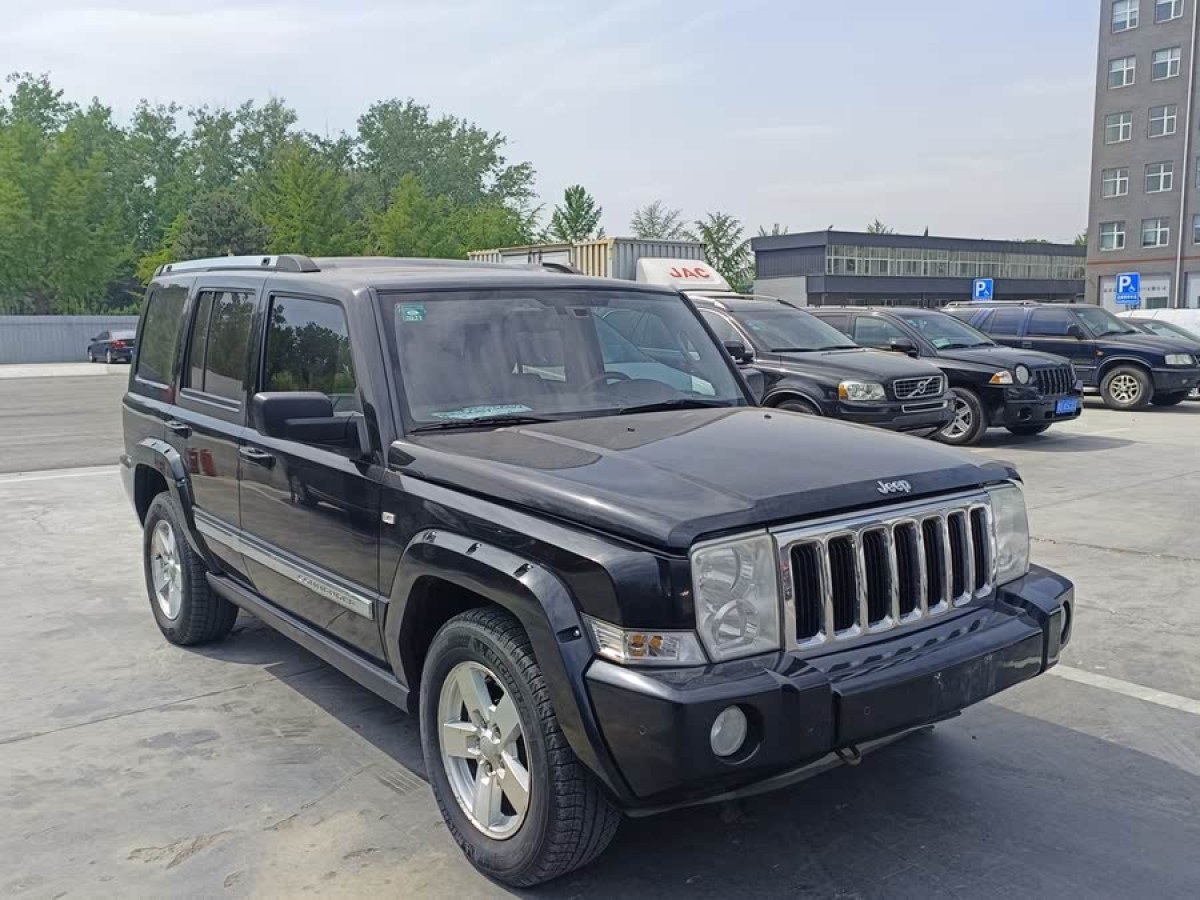 Jeep 指揮官經(jīng)典  2008款 5.7 HEMI圖片