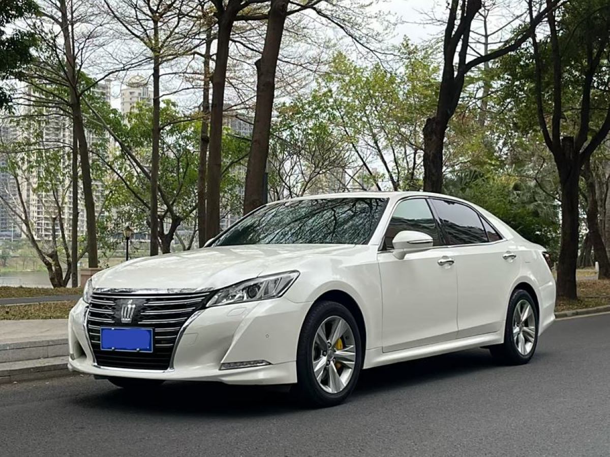 2015年6月豐田 皇冠  2015款 2.5L 時(shí)尚限量版