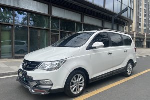 730 宝骏 1.5L 手动舒适型 7座