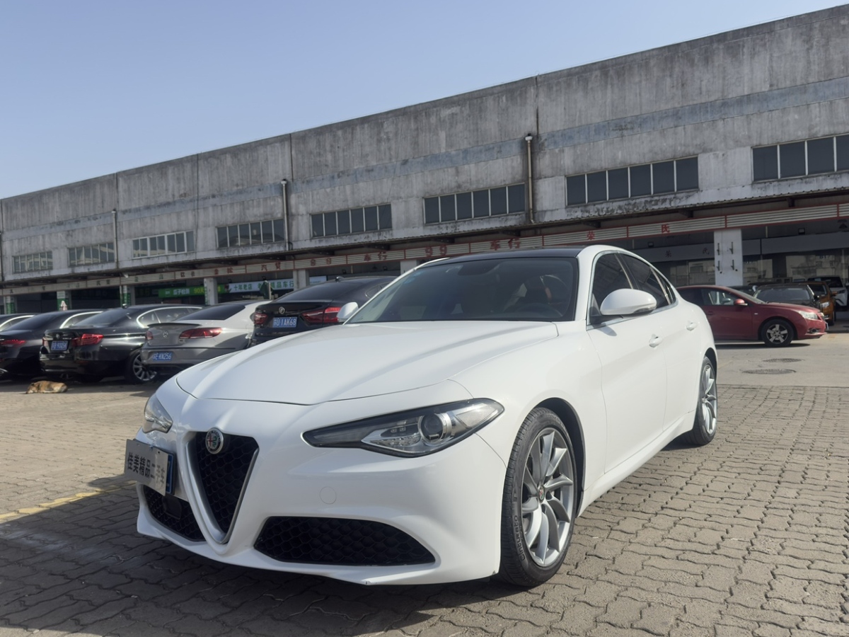 阿爾法·羅密歐 Giulia  2017款 2.0T 200HP 豪華版圖片