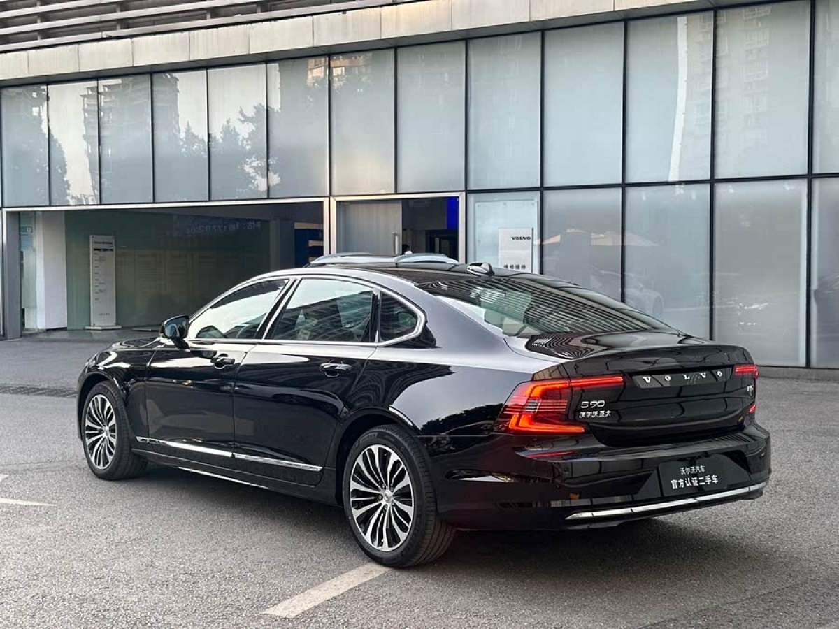 沃爾沃 S90  2024款 B5 智逸豪華版圖片