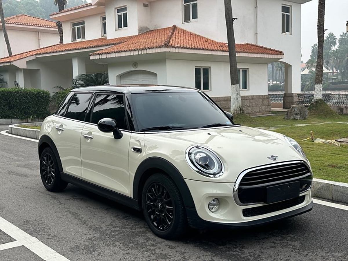 MINI MINI  2019款 1.5T COOPER 經(jīng)典派 五門版圖片