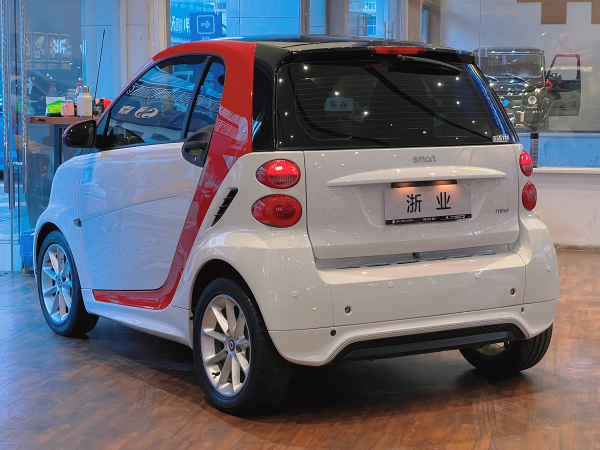 smart fortwo  2014款 1.0 MHD 硬頂城市光波激情版圖片