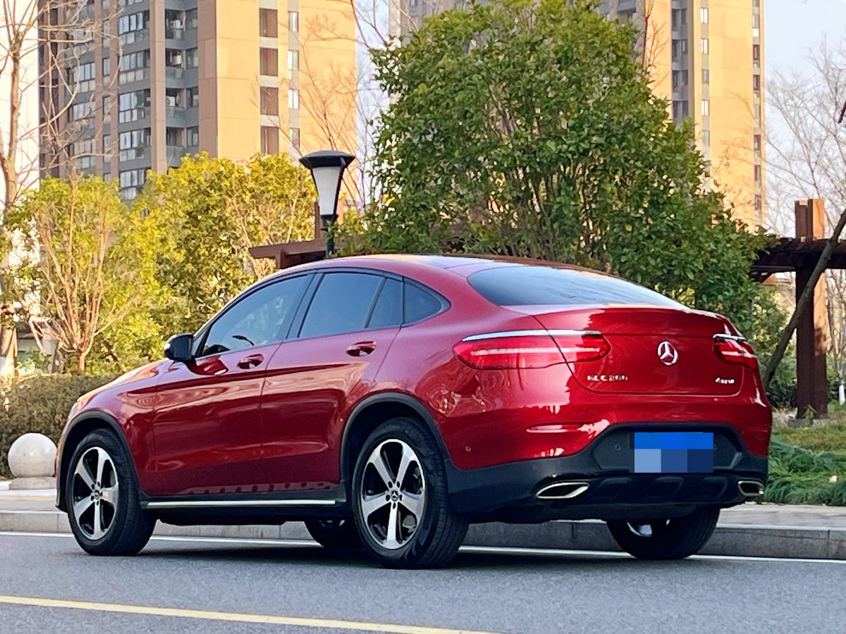 2018年8月奔馳 奔馳GLC  2022款 改款 GLC 300 4MATIC 轎跑SUV