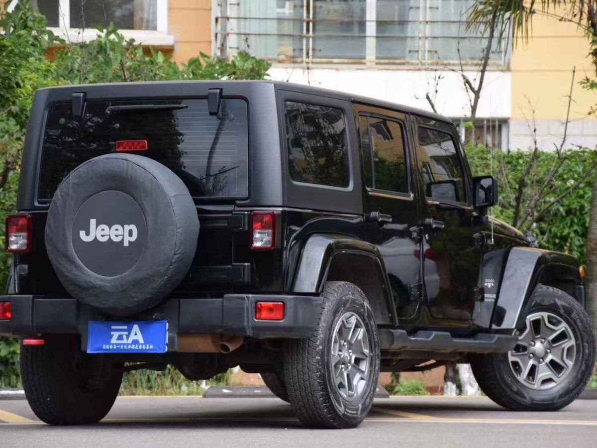 Jeep 牧馬人  2017款 2.8TD Sahara 四門(mén)舒享版圖片