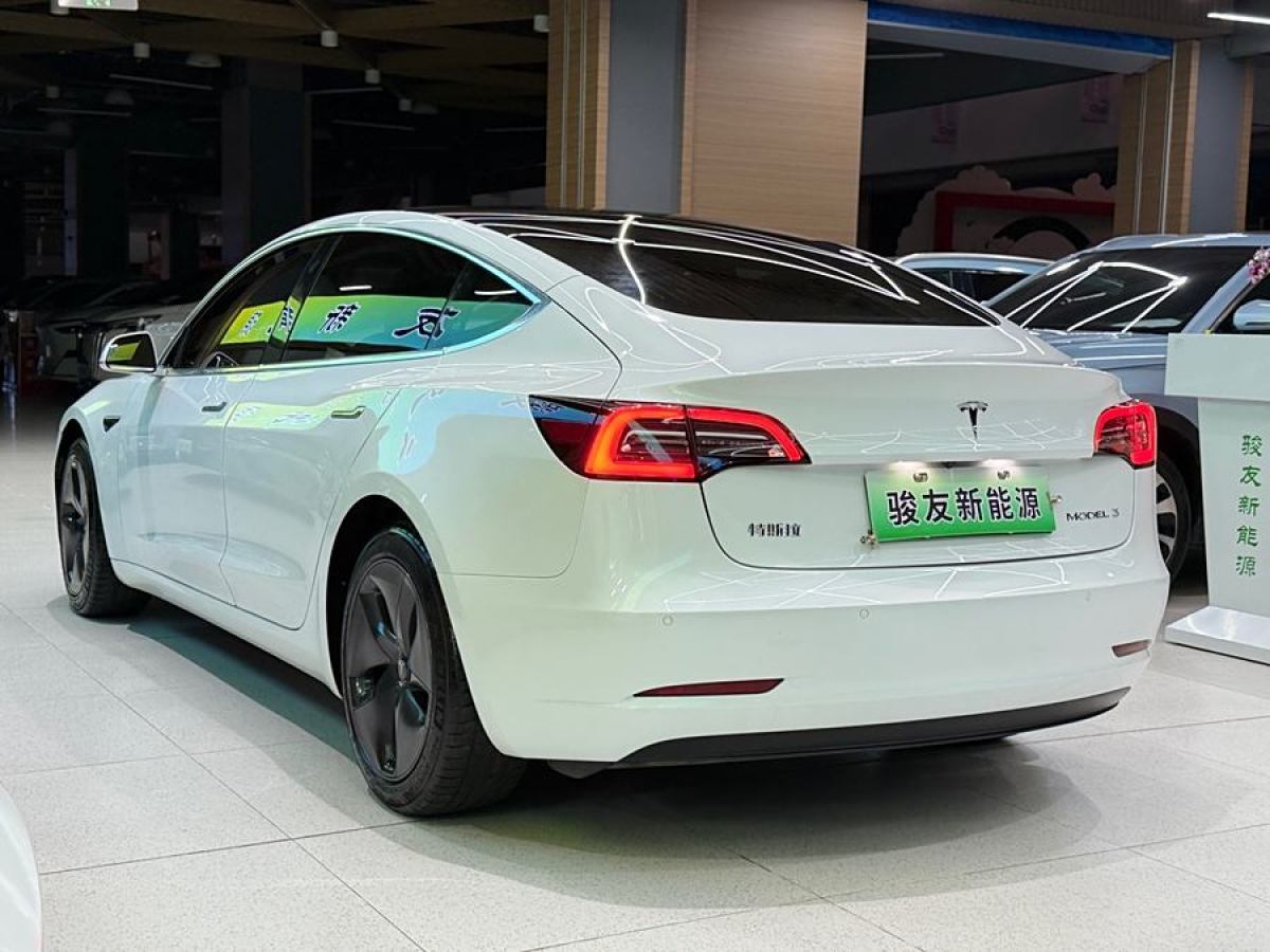 特斯拉 Model 3  2020款 改款 標(biāo)準(zhǔn)續(xù)航后驅(qū)升級(jí)版圖片