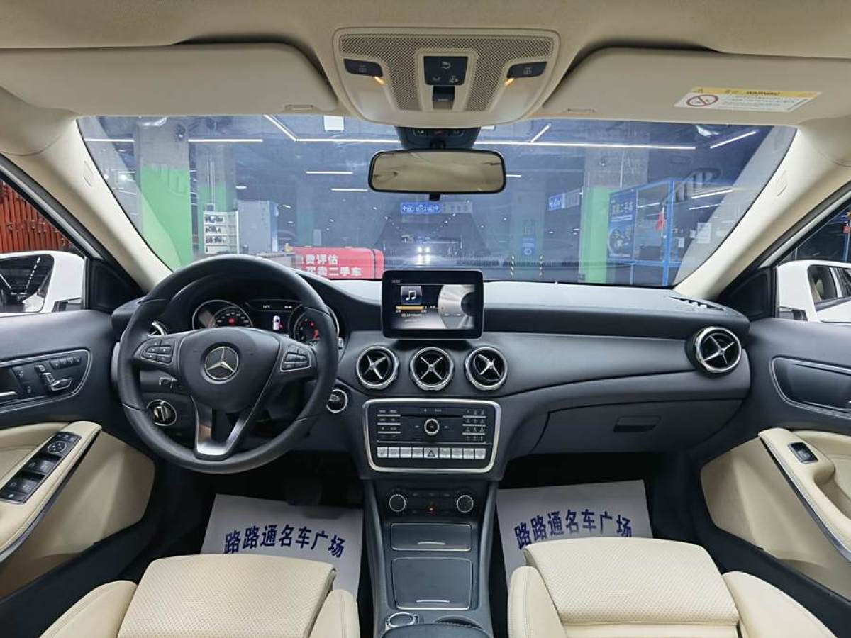 奔馳 奔馳GLA  2017款 GLA 220 4MATIC 時尚型圖片