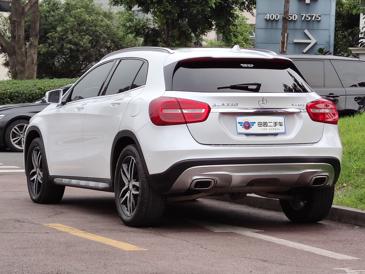 奔馳 奔馳GLA  2015款 GLA 220 4MATIC 時(shí)尚型圖片