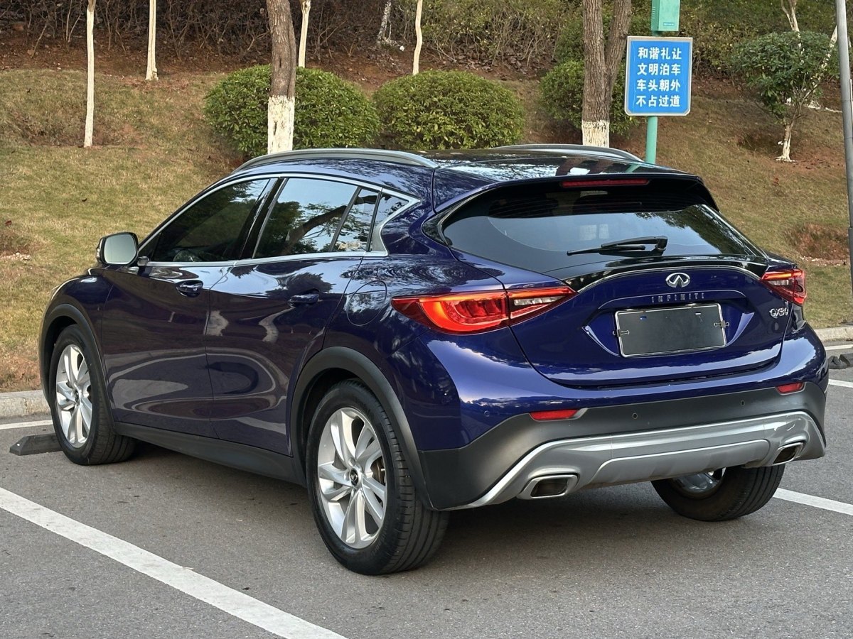 英菲尼迪 QX30  2017款 1.6T 两驱时尚版图片