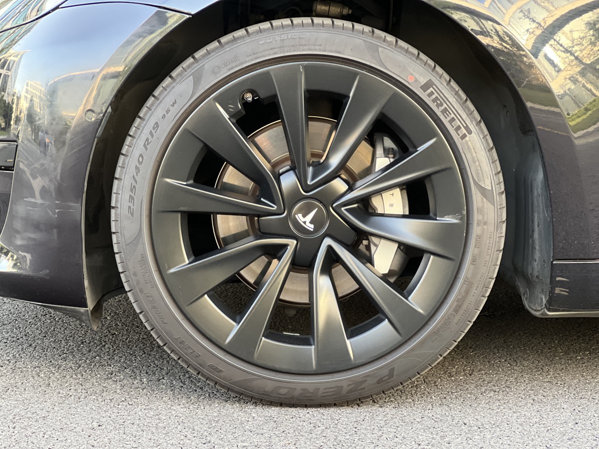 特斯拉 Model 3  2021款 改款 標準續(xù)航后驅(qū)升級版圖片