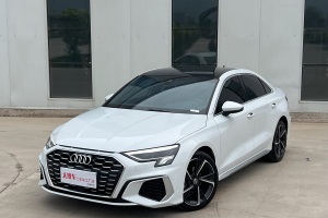 奧迪A3 奧迪 A3L Limousine 35 TFSI 進(jìn)取運(yùn)動(dòng)型