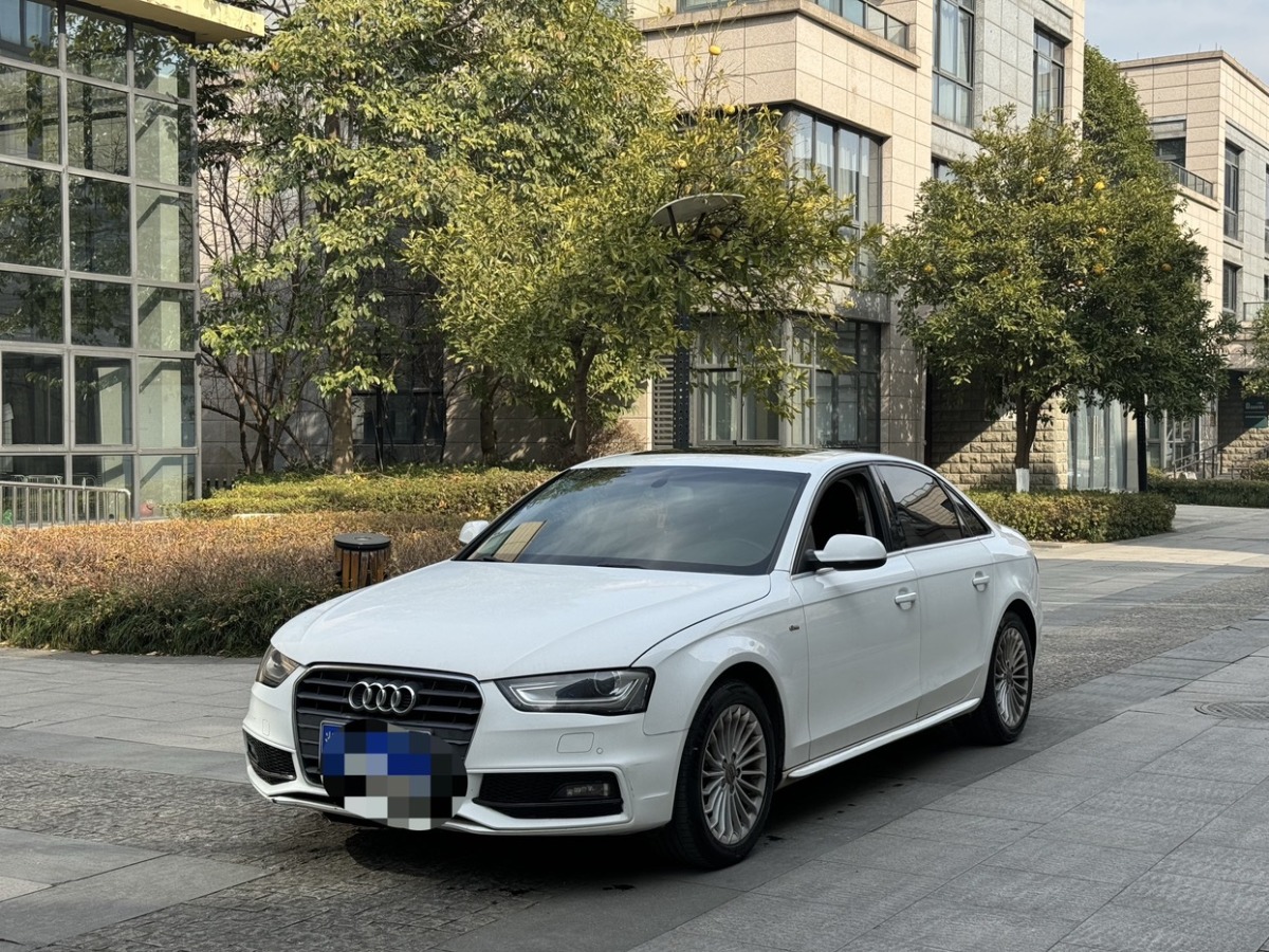 奧迪 奧迪A4L  2013款 40 TFSI quattro個(gè)性運(yùn)動(dòng)型圖片