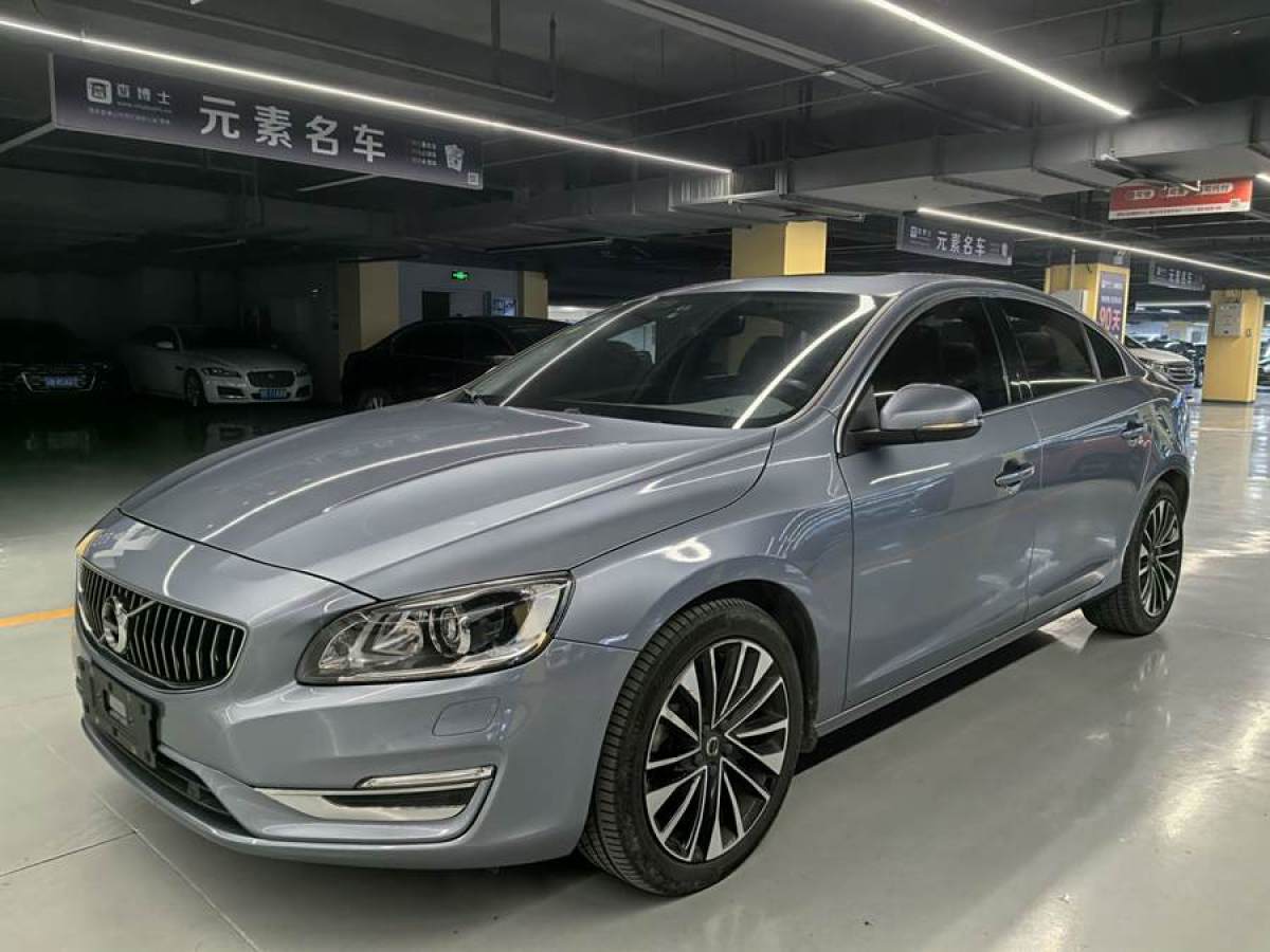 沃爾沃 S60  1448款 2.0T T5智尊版圖片