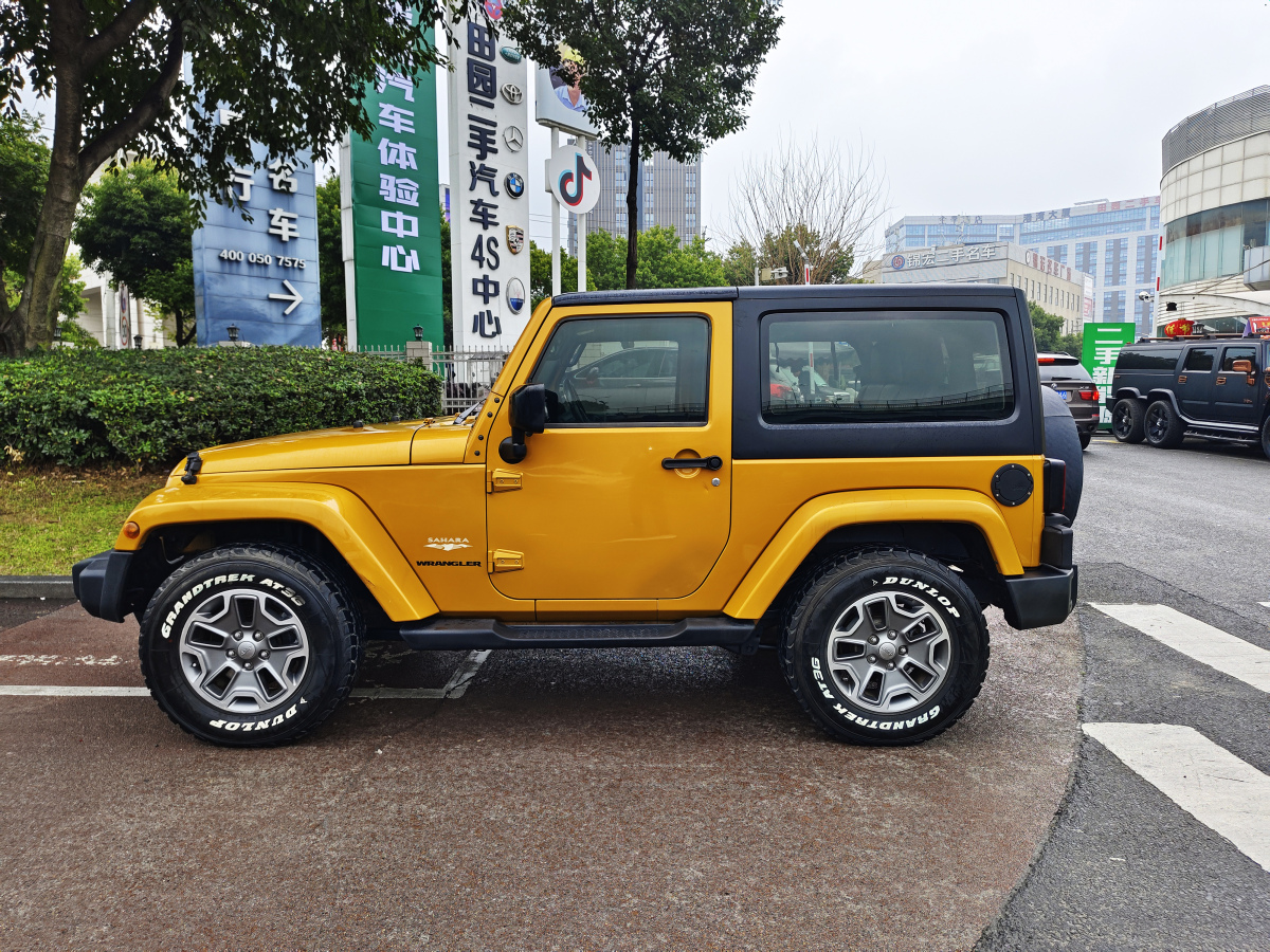 Jeep 牧馬人  2013款 3.6L Sahara 兩門(mén)版圖片