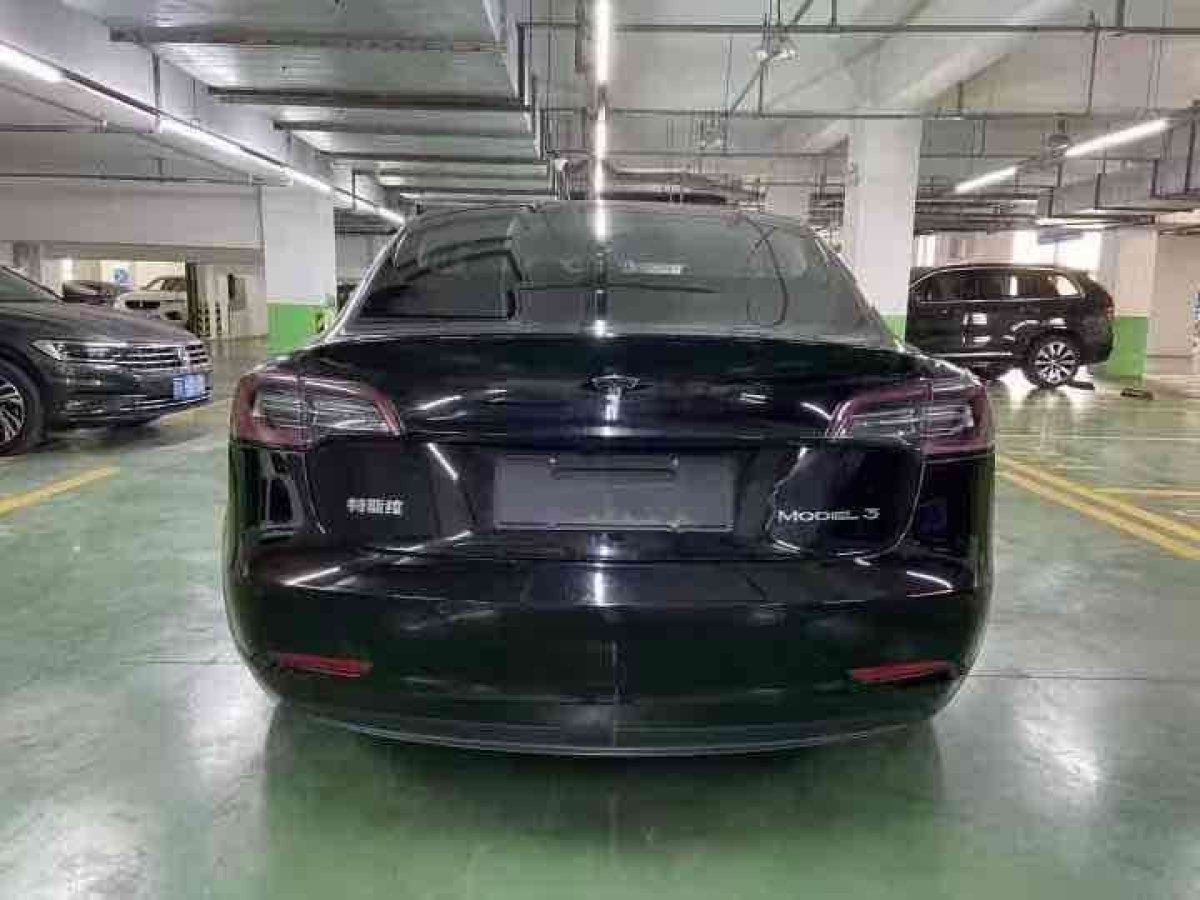 特斯拉 Model 3  2021款 改款 標(biāo)準(zhǔn)續(xù)航后驅(qū)升級版圖片