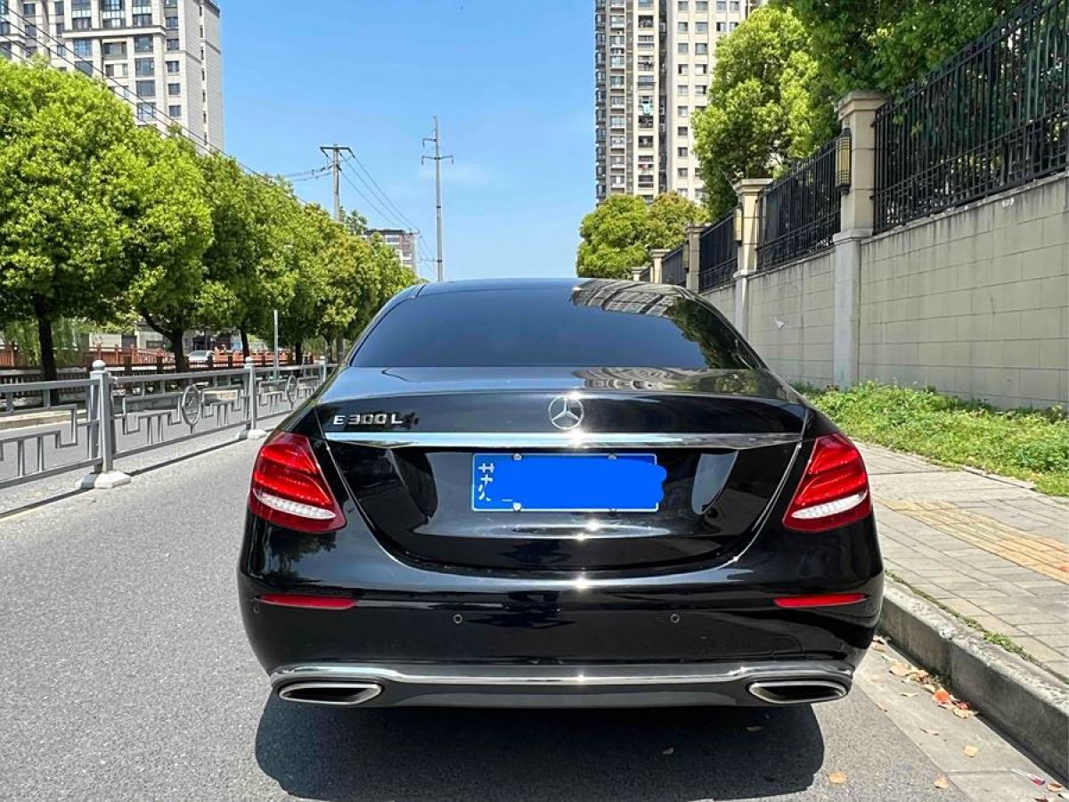 奔馳 奔馳E級(jí)  2020款 E 300 L 豪華型圖片