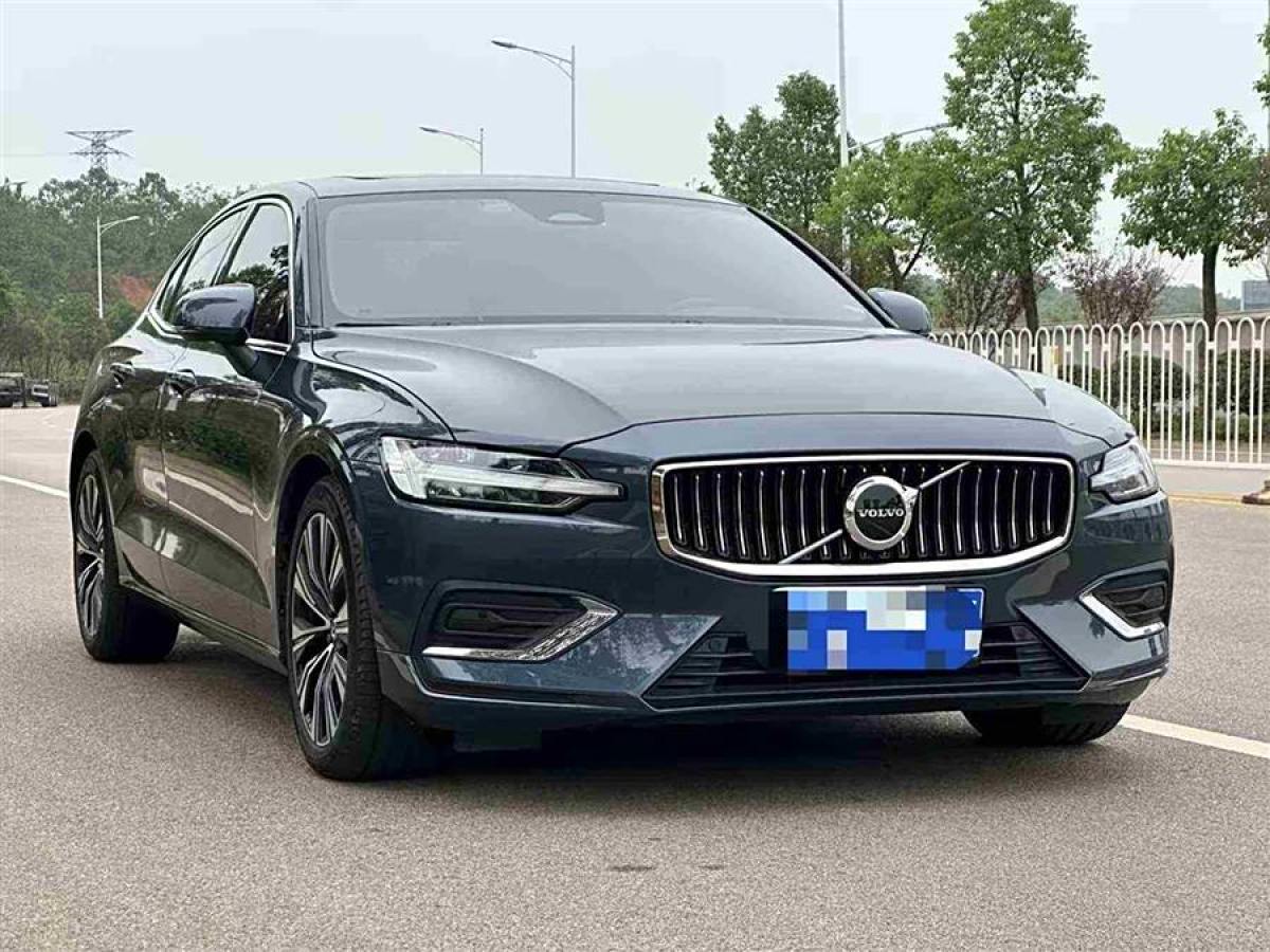 沃爾沃 V60  2023款 B4 智逸豪華版圖片