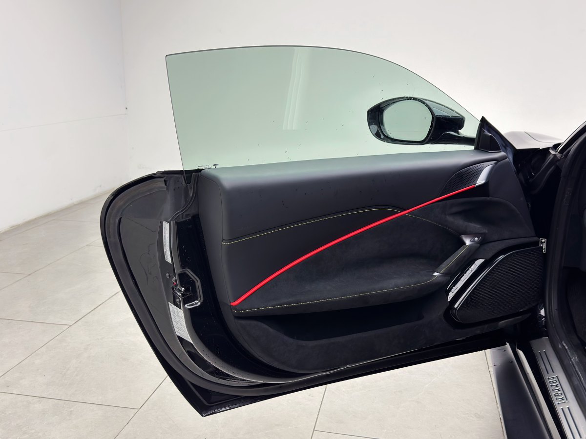 法拉利 Roma  2020款 3.9T V8圖片
