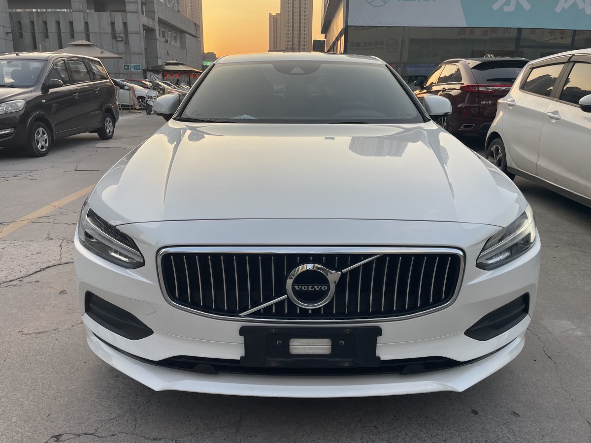 沃爾沃 S90  2018款 T4 智遠(yuǎn)版圖片