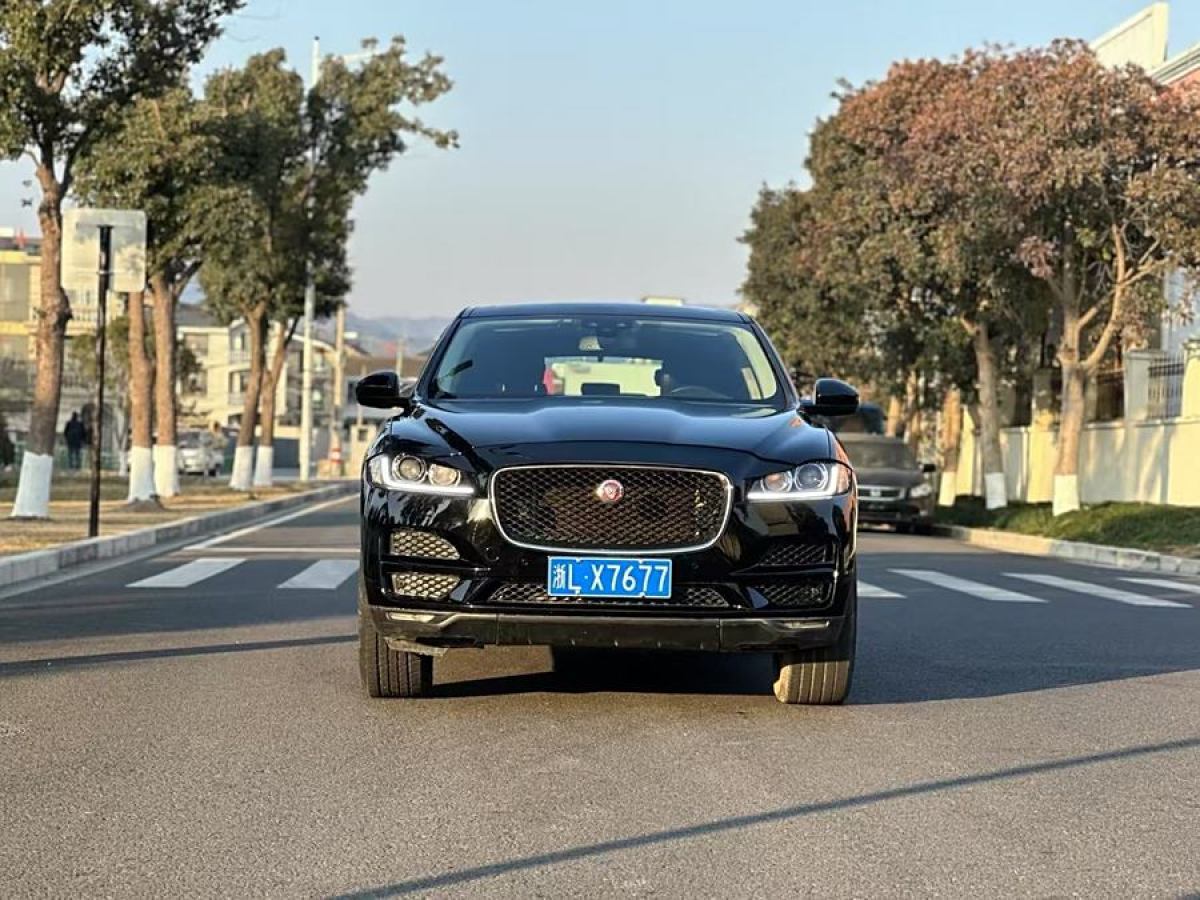 捷豹 F-PACE  2016款 2.0T 兩驅(qū)都市尊享版圖片