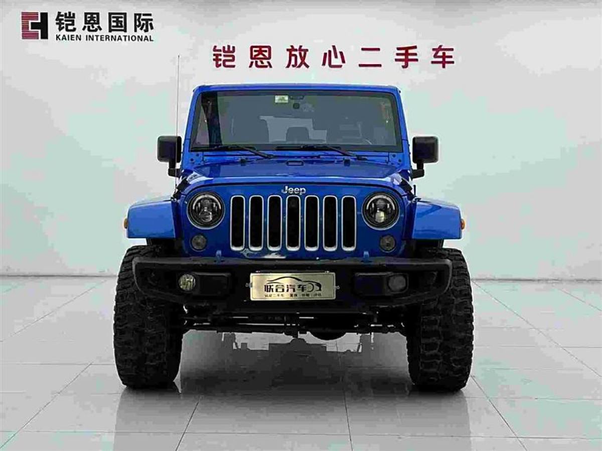 Jeep 牧馬人  2015款 3.0L Sahara 四門舒享版圖片