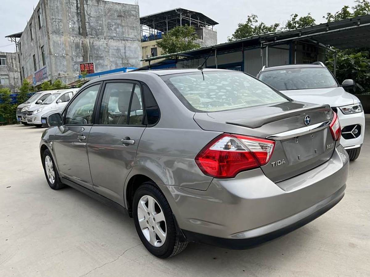 啟辰 D50  2013款 1.6L 手動時(shí)尚版圖片