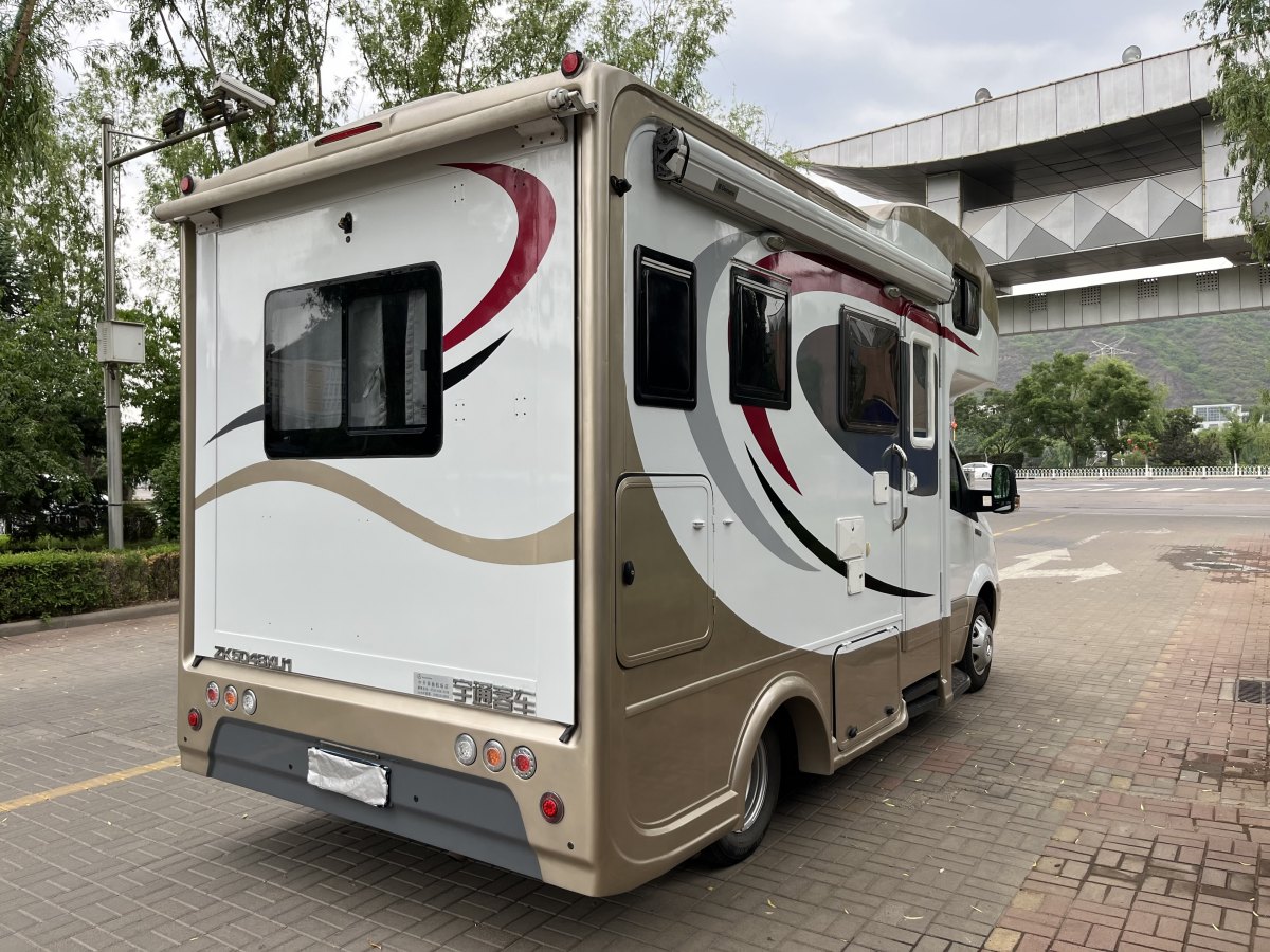 中興 中興1949房車  2024款 遠征版 2.3T 基礎(chǔ)款 4座圖片