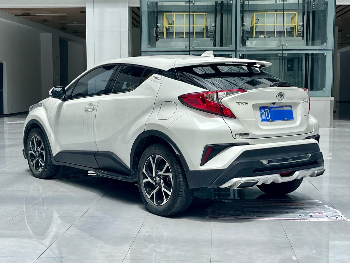 2019年9月丰田 C-HR  2018款 2.0L 领先天窗版 国VI